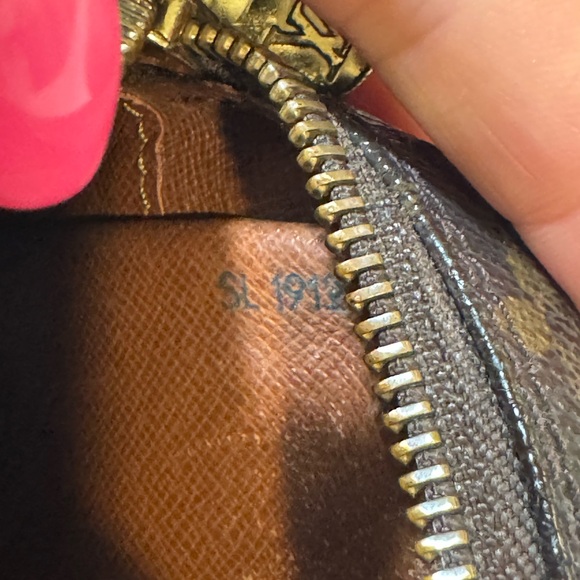 Louis Vuitton LV Monogram Canvas – Vintage 1992 w/ COA - Picture 11 of 15